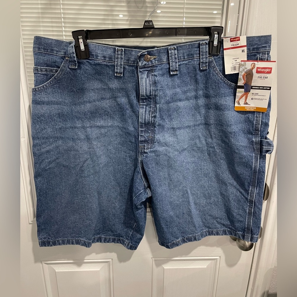Wrangler Men's denim short. New. Size 44